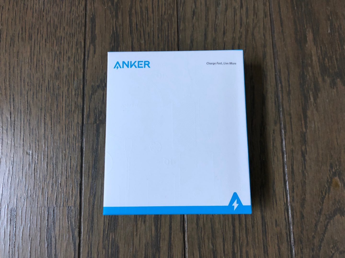 Anker PowerCore 10000 Reduxの外観と付属品